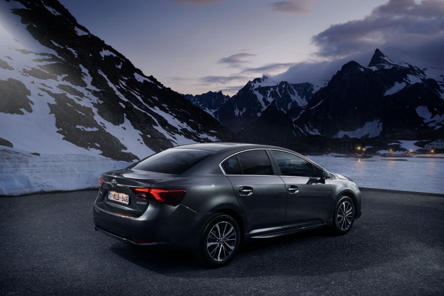 Toyota Avensis Sedan (T270) 2015 года  (фото 13 из 34)